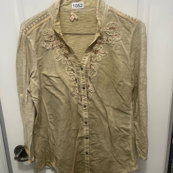 Reba Beige Button Down Shirt with Embroidery - Picture 4 of 10